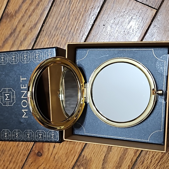 Monet Compact Double Mirror Gold Tone Swans With A Pearl - Picture 3 of 4